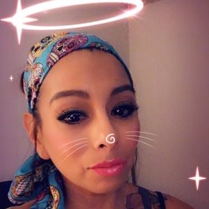 Meet your Posher, Denise